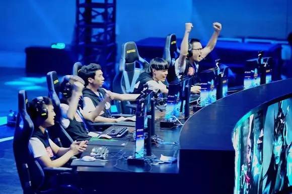 Tabe ：LNG的BP不匹配选手水准,队伍没打出真实水平